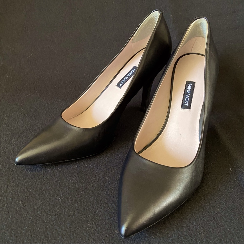 Black Nine West pointy toe pumps business heels workwear 9M